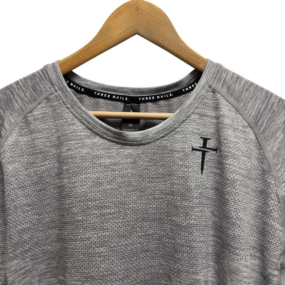 Three Nails Mens Sz XL Athletic Gray Ventilated Performance Seamless Gym T-Shirt
